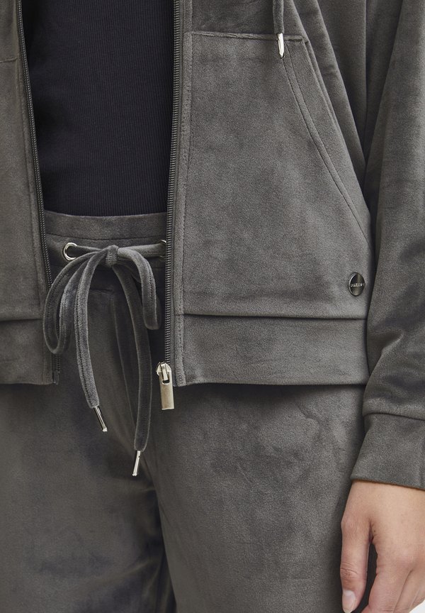 OXMITTA SET - Tracksuit - castlerock2