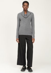 INFLUENCER COWL-NECK - Strickpullover - grey
