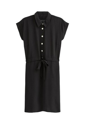 Czarna sukienka koszulowa z krótkim rękawem, kołnierzykiem, zapięciem na guziki z przodu oraz wiązaniem w talii. Gładka tekstura i minimalistyczny design.