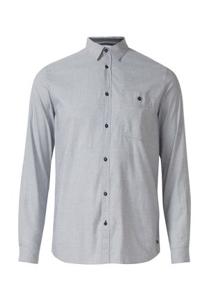 Jasnoniebieska, długorękawowa koszula zapinana na guziki z kołnierzykiem i pojedynczą kieszenią na piersi, z ciemnymi guzikami z przodu i na kieszeni.