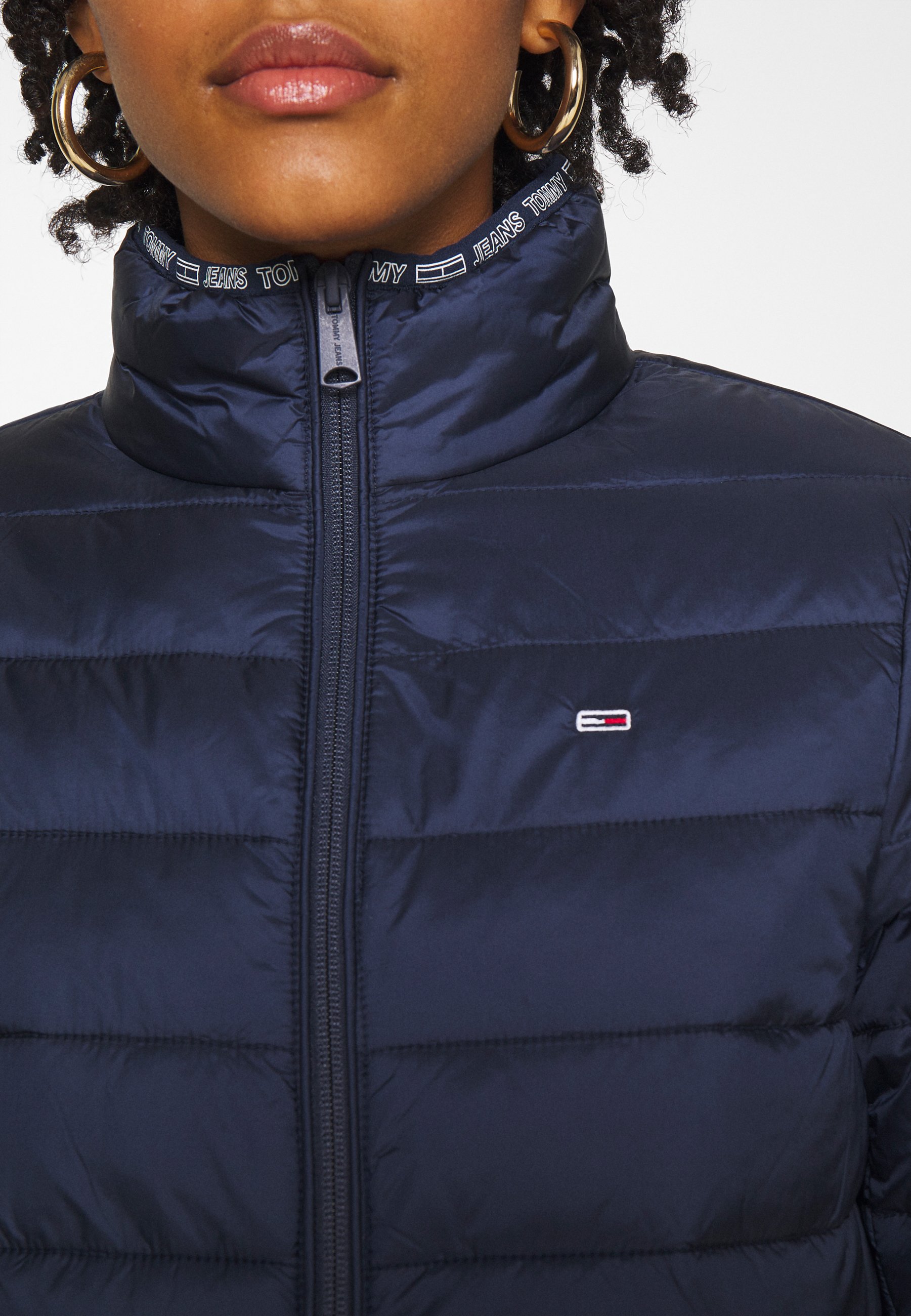 Tommy Jeans QUILTED ZIP THROUGH - Light 