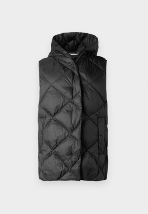 Colete de puffer preto, sem mangas, com um colarinho alto, apresentando um design acolchoado com padrões em diamante, feito de material leve e brilhante.