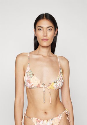 Completo bikini con tessuto multicolore a fantasia floreale. Presenta coppe triangolari con bordi arricciati e spalline regolabili. I dettagli dei pantaloni sono elastici.