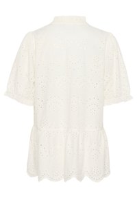 Weiße Bluse mit kurzen Puffärmeln, einem gerafften Ausschnitt und broderie anglaise Muster mit gewelltem Saum. Leichter Baumwollstoff.