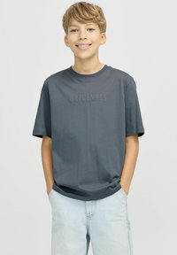 Jack & Jones Junior T-SHIRT GEDRUCKT T-SHIRT JUNIOR - Trükipildiga T-särk - stormy weather