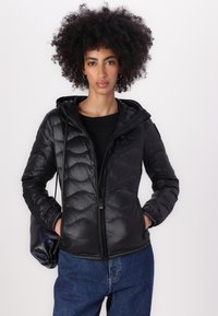 Blauer CAMELIA - Dūnu jaka - nero