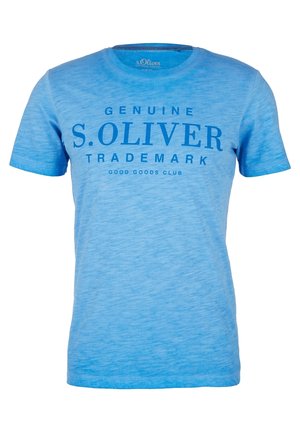 T-shirt en coton bleu clair avec col rond, manches courtes et logo S. Oliver imprimé en bleu foncé sur le devant.