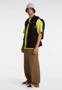 Vans BRUSH SCRIPT LOOSE FIT - Triko s potiskem - warm olive