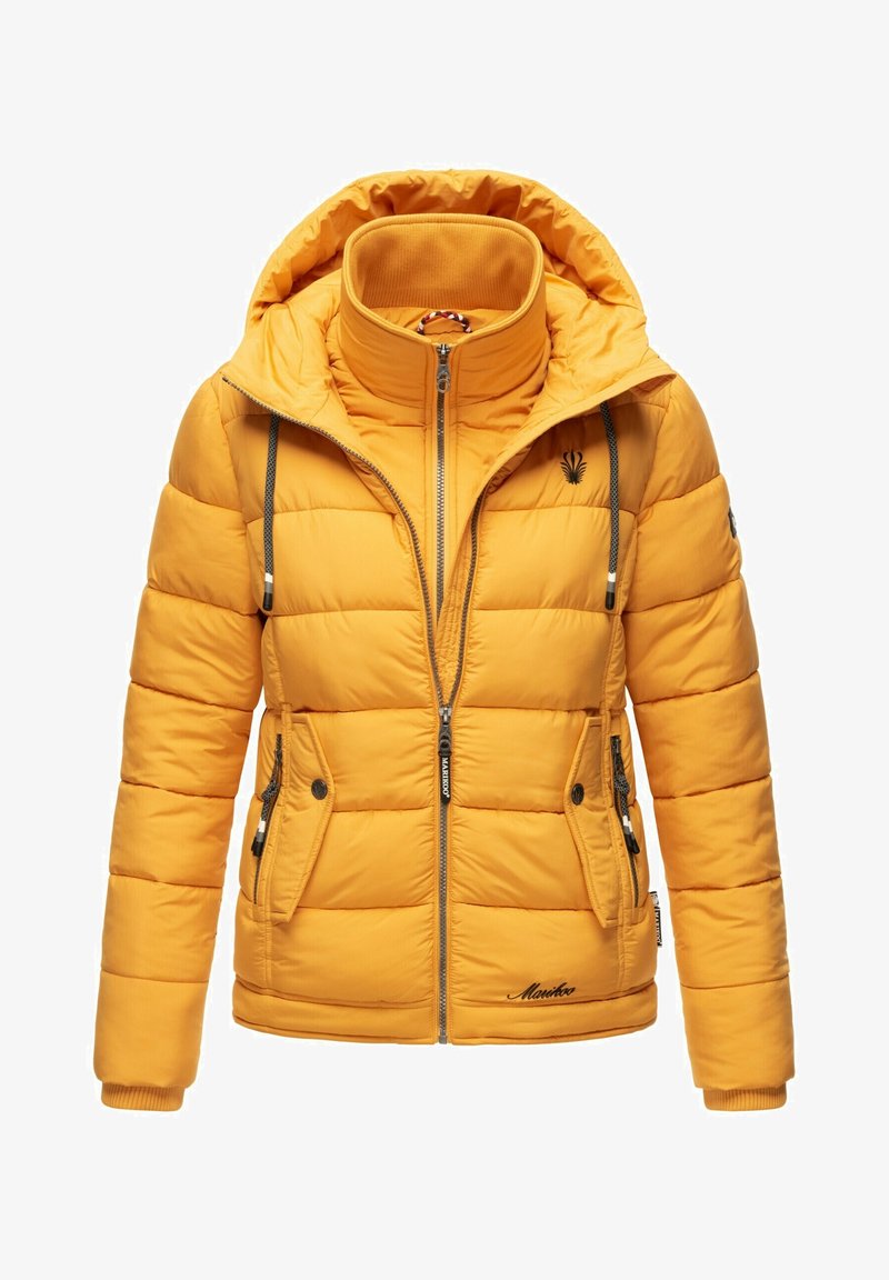 Kollane soe jakk kapuutsiga, millel on lukuga esikülg, kaks küljetaskut ja elastsed mansetid. Materjal ja õmblused on nähtavad.