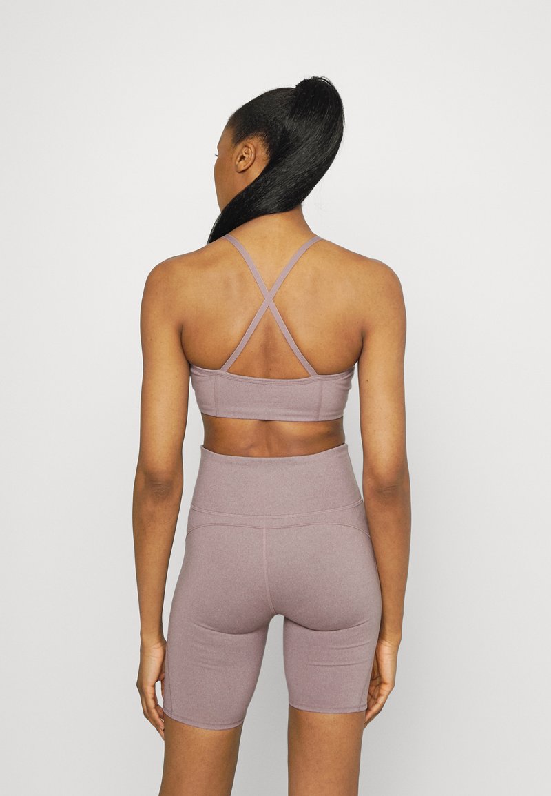 Damen Sportbekleidung | Puma LOW IMPACT STUDIO FOUNDATION BRA Sport-BH mit leichter Stützkraft quail heather/mauve - SX59266 Damen Sportbekleidung | Puma LOW IMPACT STUDIO FOUNDATION BRA Sport-BH mit leichter Stützkraft quail heather/mauve - SX59266