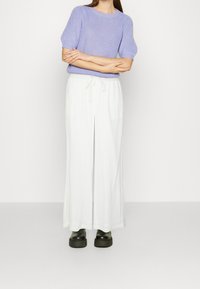 KnowledgeCotton Apparel Stoffhose - white