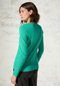 Cecil MIT RUNDHALS - Langarmshirt - grün