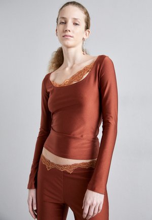 WIDE NECK LONG SLEEVE FITTED WITH TRIM - Long sleeved top - cigar