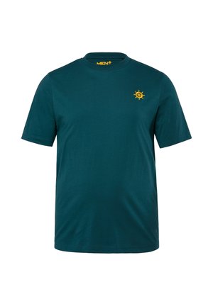 Türkisfarbenes Baumwoll-T-Shirt mit Rundhalsausschnitt und kurzen Ärmeln, mit einem gelben Schiffssteuerrad auf der linken Brust. Weiche Textur.