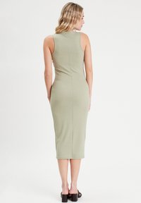 Cache Cache Robe fourreau - vert kaki