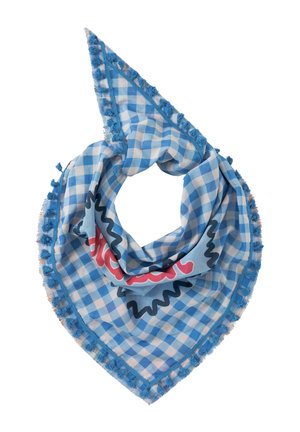 Blauw-witte geruite driehoekige sjaal met blauwe franjes en een gedeeltelijk rood-zwarte grafische opdruk op de stof.