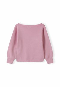 Rosa stickad tröja med båturringning, långa ballongsärmar och ribbad nederkant. Slät struktur med en något lös passform.