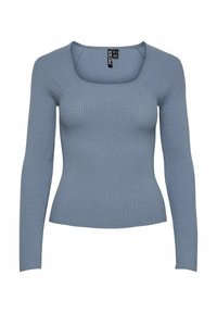 Haut à manches longues côtelé en tissu bleu doux. Il présente un décolleté carré et une silhouette ajustée, mettant en valeur la texture et la forme.