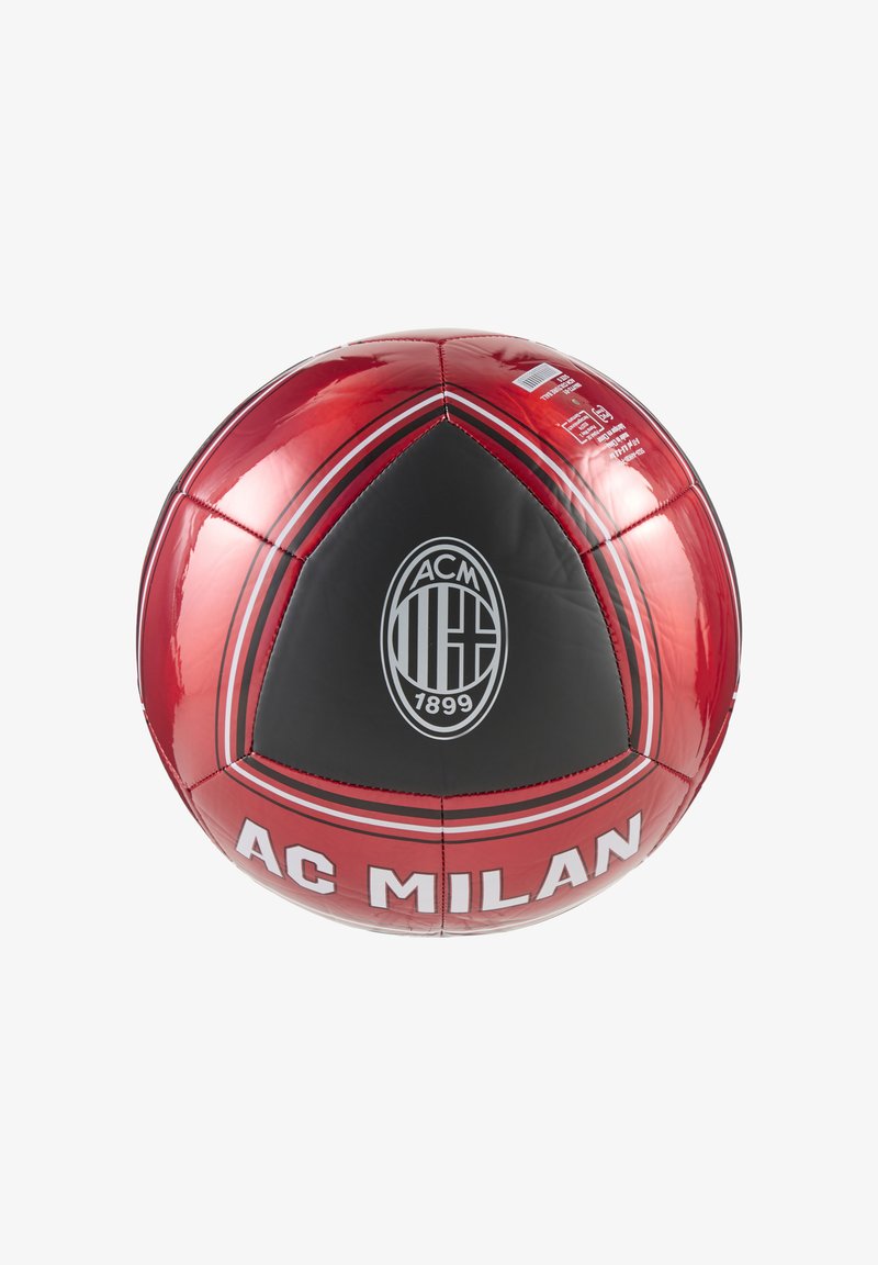 Rode en zwarte voetbal met AC Milan-logo, glanzend oppervlak, traditioneel ontwerp met zeshoekige panelen, met witte letters aan de onderkant.