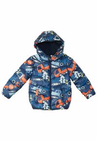 Giacca invernale imbottita di colore blu scuro con una stampa che ricopre tutta la superficie di veicoli in rosso, bianco e verde. Include un cappuccio e una zip frontale.