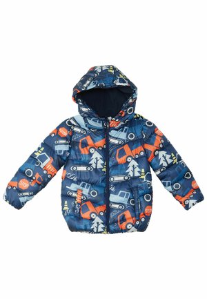 Gepolsterte Winterjacke in Dunkelblau mit einem Alloverdruck von Fahrzeugen in Rot, Weiß und Grün. Inklusive Kapuze und Frontreißverschluss.