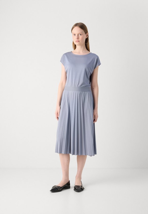DRESS SHORT SLEEVE ROUND NECK PLISSÈE - Jersey dress - nordic sea3