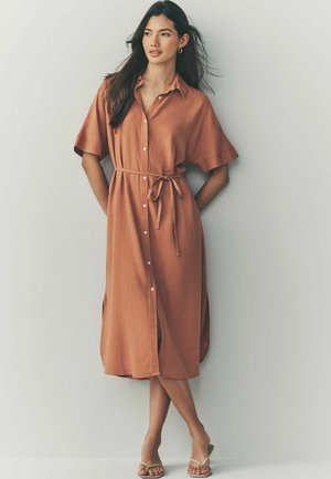 Next PETITE FIT - SHORT SLEEVE WAIST MIDI - Robe chemise - terracotta brown