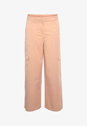 Pantaloni cargo color pesca chiaro, realizzati in tessuto morbido, con una vestibilità ampia, due tasche laterali e due tasche cargo sulle cosce.