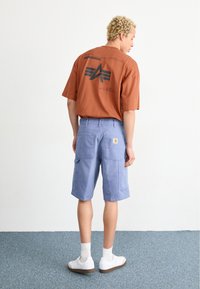Carhartt WIP SINGLE KNEE - Šortai - bay blue