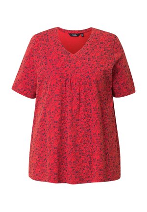 Rotes kurzärmeliges V-Ausschnitt-T-Shirt mit gemustertem Design und schwarzen Umrandungen sowie Faltenwurf unter der Brust. Weicher Stoff.