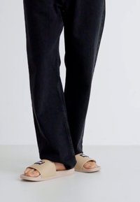 Levi's® JUNE BATWING - Mules - light beige