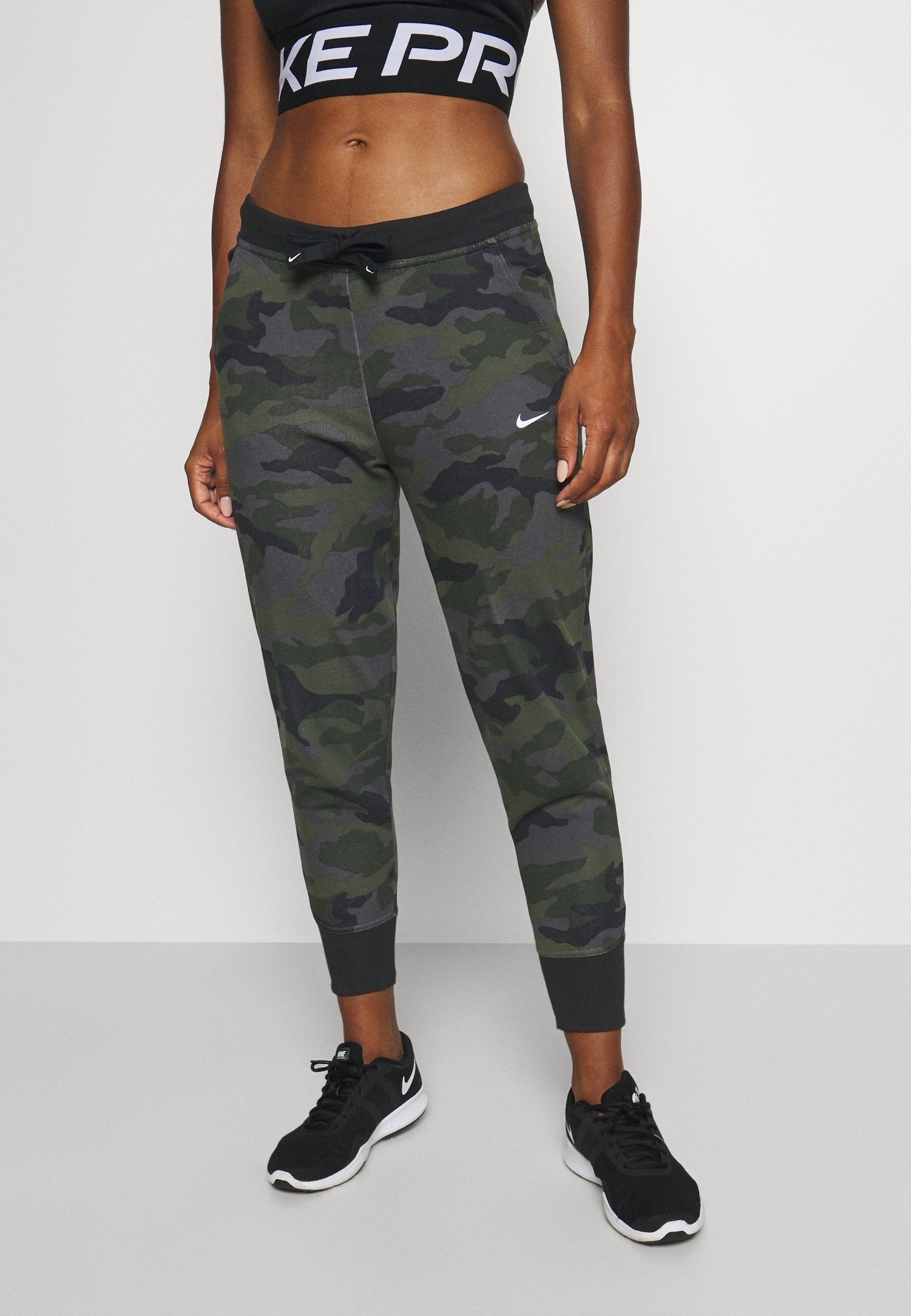 camouflage tracksuit women's nike