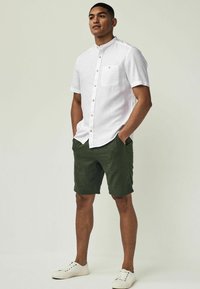 Next SHORT SLEEVE GRANDAD COLLAR - Skjorter - white