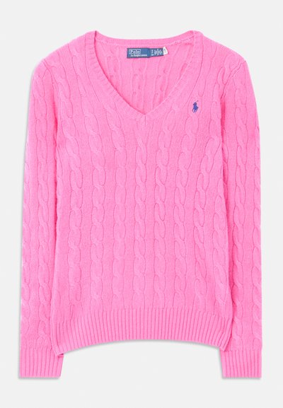 Roza pletena jopica z V-izrezom, rebrastim robom in manšetami, z vezenjem logotipa na levem prsnem predelu.