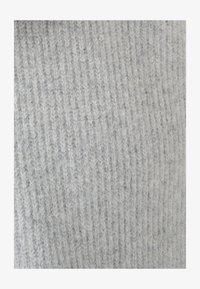 Non sélectionné, Heather Gray