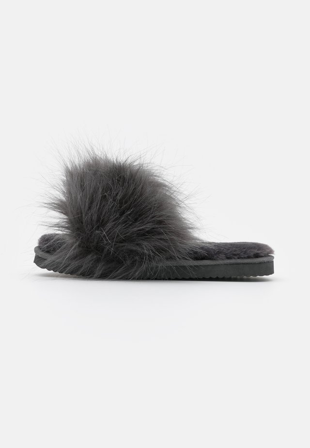 HAIRY POOL - Chaussons - steel