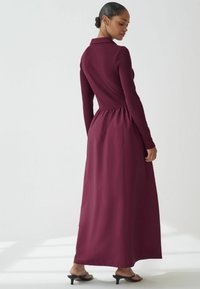 Next LONG SLEEVE COLLARED-REGULAR FIT - Maksikleit - oxblood red