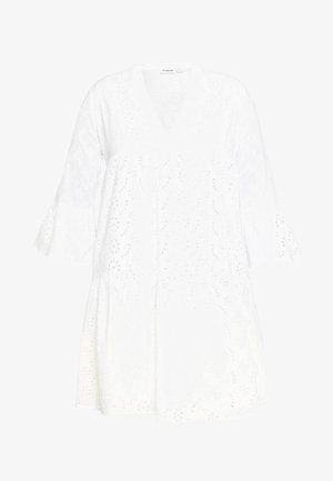 Noisy May, Robe de jour - white