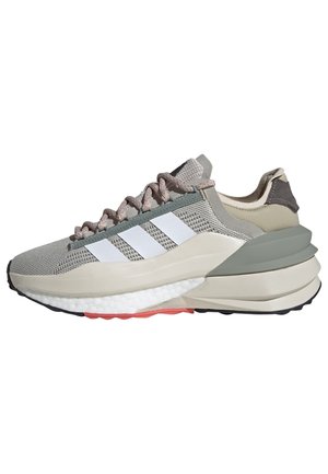 adidas Performance AVRYN_X - Sneaker low - putty grey cloud white silver pebble