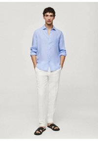 Mango AVISPA - Vapaa-ajan kauluspaita - light blue