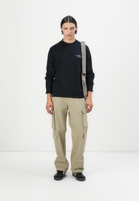 Jack & Jones PREMIUM JPRBLACHAD BRANDING CREW NECK - Camisola - black beauty