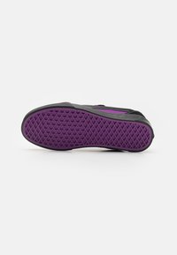 Vans KNU SKOOL UNISEX - Skate shoes - purple/black