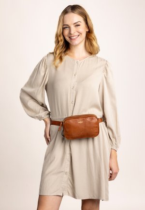 Gusti Leder SOFIA - Schoudertas - hellbraun