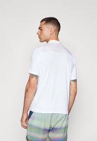 EA7 Emporio Armani MAGLIA - T-skjorte til trening - white