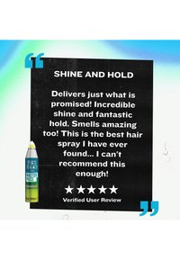 Reseña de usuario que elogia el spray para el cabello Bed Head Masterpiece por su brillo increíble, su fijación fantástica y su gran fragancia con una calificación de cinco estrellas.