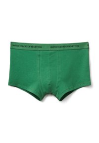 Boxer briefs verdes para hombre con una cinturilla de marca que dice "UNITED COLORS OF BENETTON" sobre un fondo blanco.