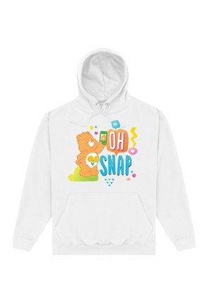 Hvid hættebluse med et farverigt grafisk motiv af en bjørn, der holder en telefon med teksten "OH SNAP" og legende former i forskellige farver.