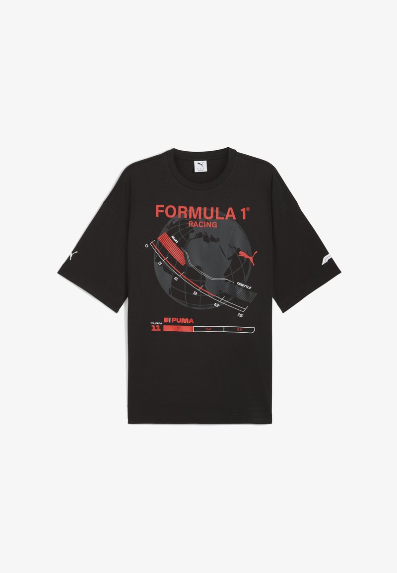Melna t-krekls ar sarkanu un baltu grafiku, kurā attēlots Formula 1 sacīkšu trase, ar uzrakstu "Formula 1® RACING" un PUMA logo.