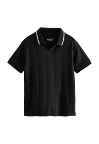 Polo nero con maniche corte, caratterizzato da un colletto con rifinitura bianca e texture a righe verticali. Etichetta del marchio "NEXT" all'interno del colletto.