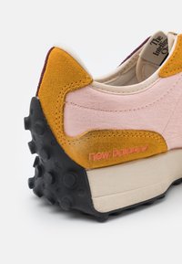 New Balance MS327 UNISEX - Sapatilhas - golden hour